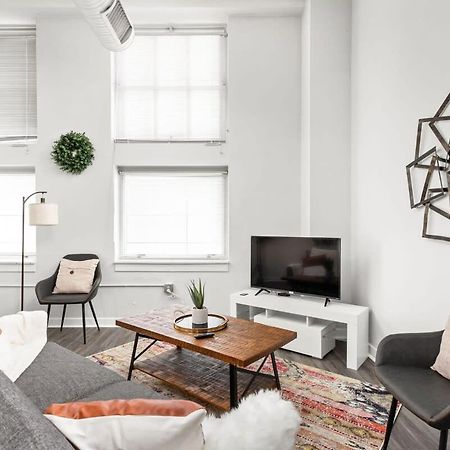 Modern Downtown Apartment 2Br 2Ba By Cozysuites Indianapolis Bagian luar foto