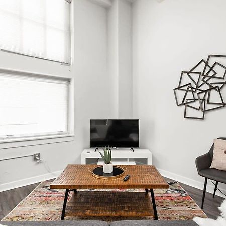 Modern Downtown Apartment 2Br 2Ba By Cozysuites Indianapolis Bagian luar foto
