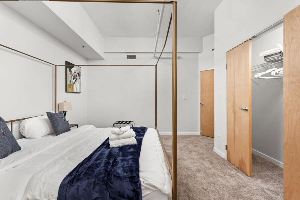 Modern Downtown Apartment 2Br 2Ba By Cozysuites Indianapolis Bagian luar foto