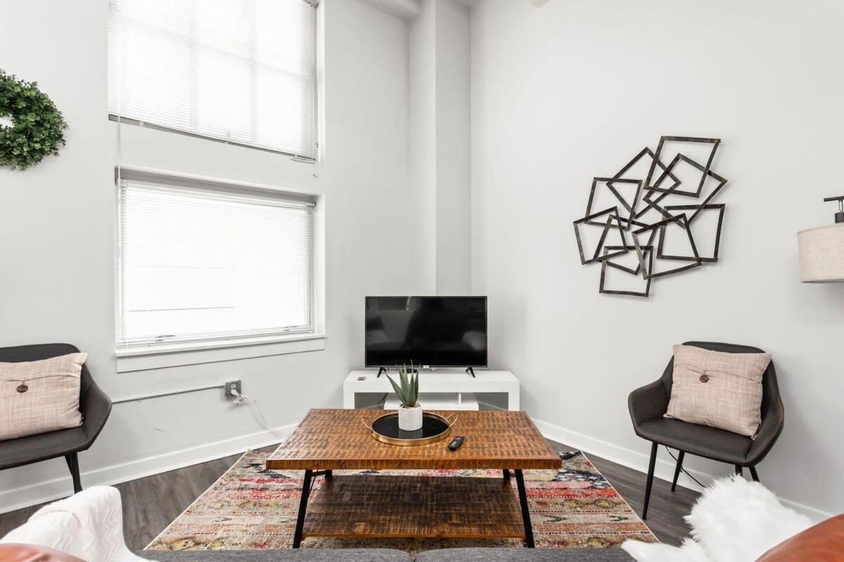 Modern Downtown Apartment 2Br 2Ba By Cozysuites Indianapolis Bagian luar foto