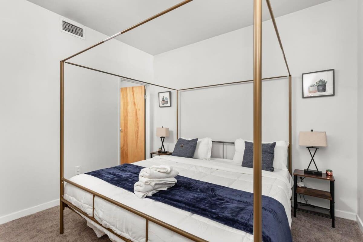 Modern Downtown Apartment 2Br 2Ba By Cozysuites Indianapolis Bagian luar foto