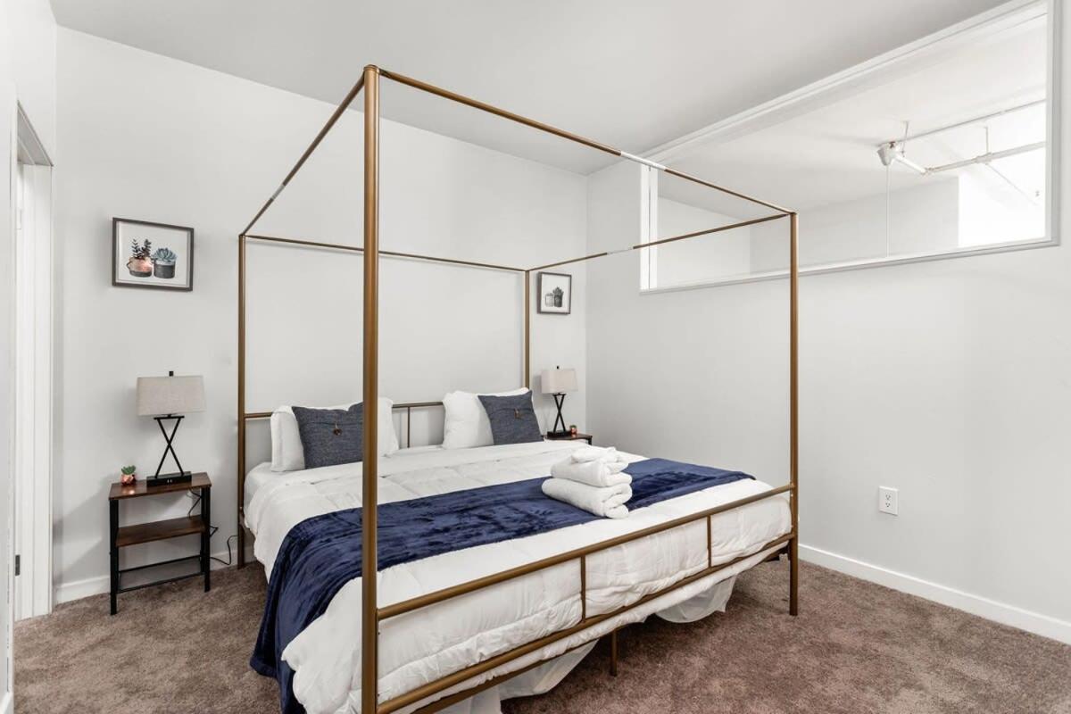 Modern Downtown Apartment 2Br 2Ba By Cozysuites Indianapolis Bagian luar foto
